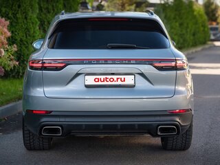 2020 Porsche Cayenne III, серый, 6000000 рублей, вид 3