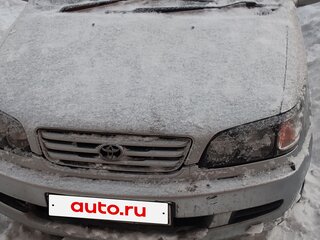 1998 Toyota Ipsum I (M10), серебристый, 320000 рублей, вид 1