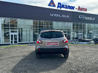 2010 Nissan Qashqai I Рестайлинг, коричневый, 900000 рублей, вид 4