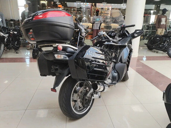 2010 Kawasaki GTR 1400 (Concours 14), чёрный - вид 4