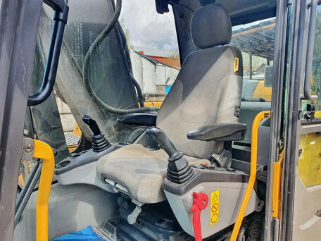 2014 Volvo EC220DL, жёлтый, 13500000 рублей, вид 3