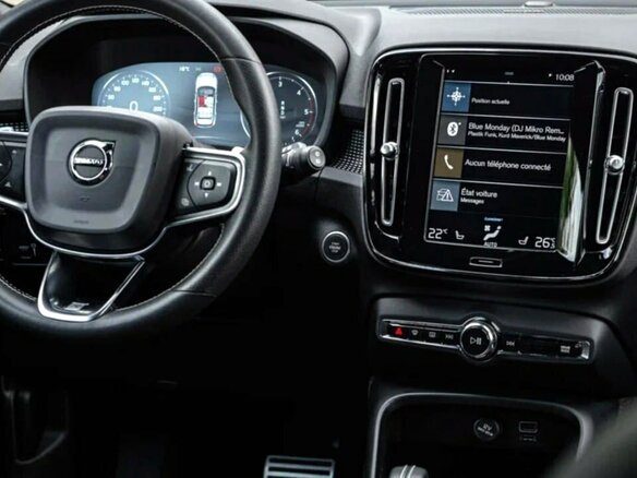 2018 Volvo XC40 I, чёрный, 2650000 рублей - вид 5