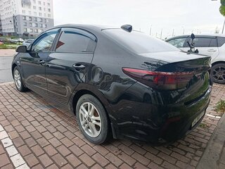 2017 Kia Rio IV, чёрный, 1000000 рублей, вид 2
