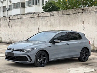 2023 Volkswagen Golf VIII, белый, 1680100 рублей, вид 1