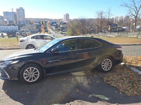 2021 Toyota Camry VIII (XV70) Рестайлинг, чёрный, 2400000 рублей, вид 4