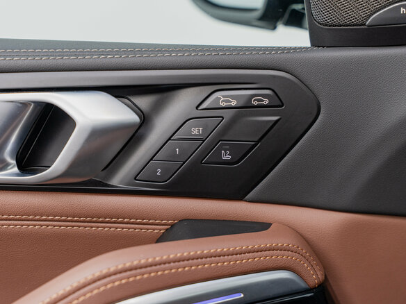 2025 BMW X6 40i III (G06) Рестайлинг, чёрный, 14490000 рублей - вид 26