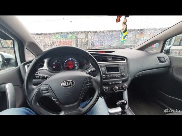 2015 Kia Ceed II Рестайлинг, белый, 1350000 рублей - вид 4