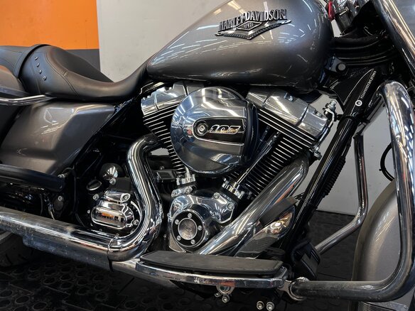 2016 Harley-Davidson Road King, бежевый, 1500000 рублей - вид 8