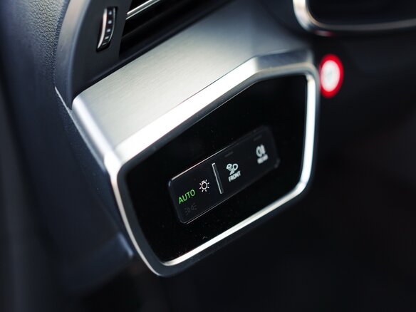 2019 Audi A6 55 TFSI V (C8), чёрный, 4899000 рублей - вид 34