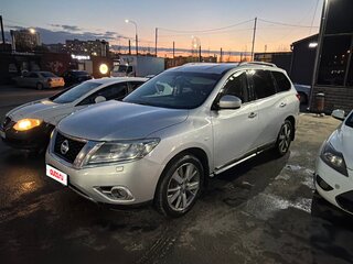 2015 Nissan Pathfinder IV, серебристый, 1750000 рублей, вид 1