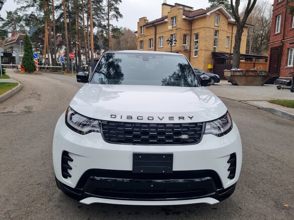 2024 Land Rover Discovery P300 V Рестайлинг, белый, 6390000 рублей - вид 3
