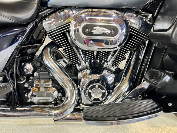 2015 Harley-Davidson Electra Glide, серебристый, 899000 рублей - вид 11