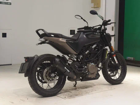 2023 Husqvarna Svartpilen 401, серый, 480000 рублей, вид 3