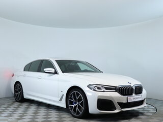 2021 BMW 5 серии 530i VII (G30/G31/G38) Рестайлинг, белый, 3397800 рублей, вид 3