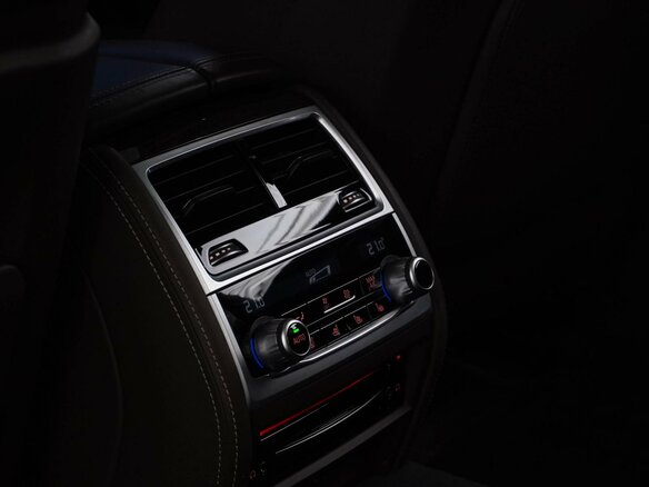 2021 BMW 7 серии Long 740Li xDrive VI (G11/G12) Рестайлинг, чёрный, 6824434 рублей - вид 13