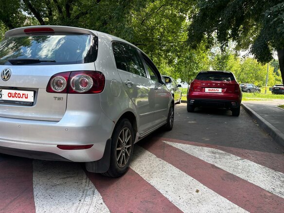 2011 Volkswagen Golf Plus II, серебристый, 540000 рублей - вид 2