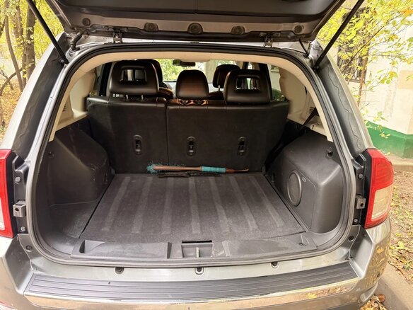 2012 Jeep Compass I Рестайлинг, серый, 900000 рублей - вид 2