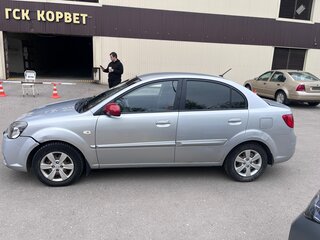 2010 Kia Rio II Рестайлинг, серебристый, 470000 рублей, вид 4