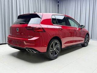 2023 Volkswagen Golf VIII, красный, 1650000 рублей, вид 4
