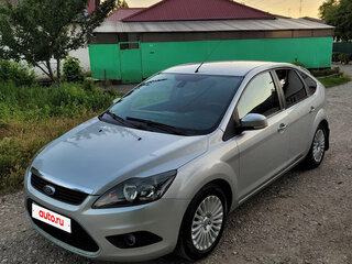 2011 Ford Focus II Рестайлинг, серебристый, 600000 рублей, вид 1