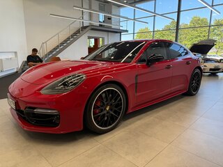 2017 Porsche Panamera Turbo II, красный, 8400000 рублей, вид 5