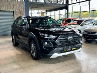2025 Toyota RAV4 V (XA50), чёрный, 4170000 рублей, вид 3