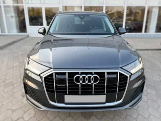 2023 Audi Q7 45 TDI II (4M) Рестайлинг, серый, 8100000 рублей, вид 1