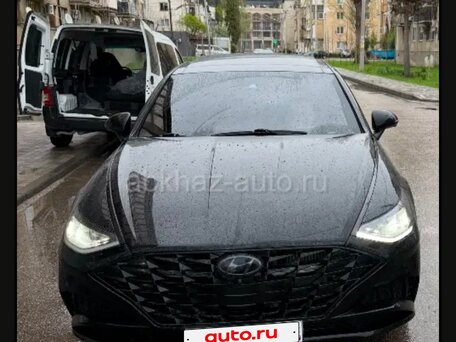 2020 Hyundai Sonata VIII (DN8), чёрный, 1900000 рублей, вид 3