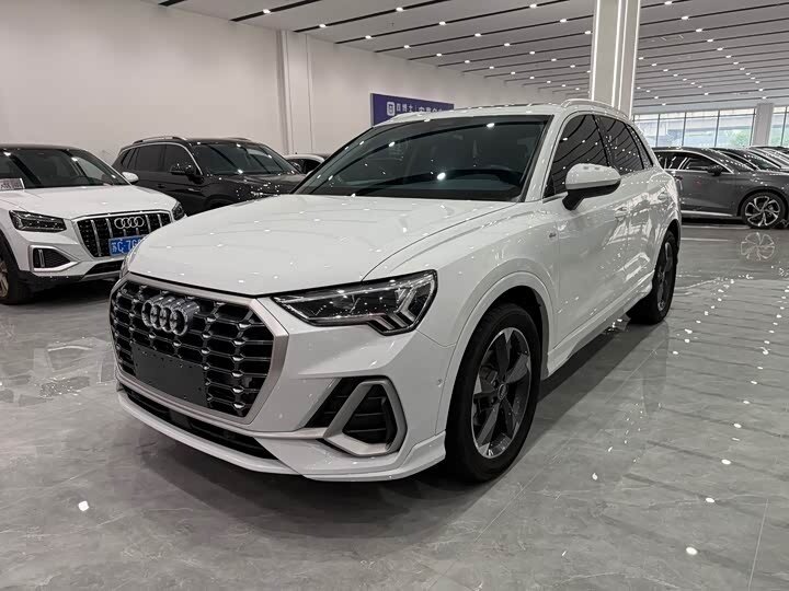 Открыть фотографии: Audi Q3 II (F3)