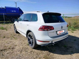 2017 Volkswagen Touareg II Рестайлинг, белый, 2430000 рублей, вид 4