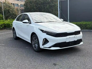 2024 Kia K3 II (China Market) Рестайлинг, белый, 1750000 рублей, вид 2
