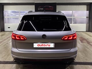 2019 Volkswagen Touareg III, серебристый, 5850000 рублей, вид 5