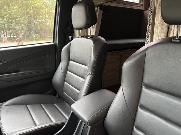 2020 Isuzu D-Max III, белый, 4200000 рублей - вид 5