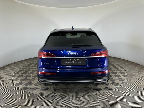 2021 Audi Q5 45 TFSI II (FY) Рестайлинг, синий, 4100000 рублей - вид 2