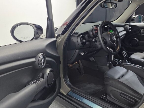 2019 Mini Cabrio Cooper III Рестайлинг, бежевый, 1750000 рублей - вид 7
