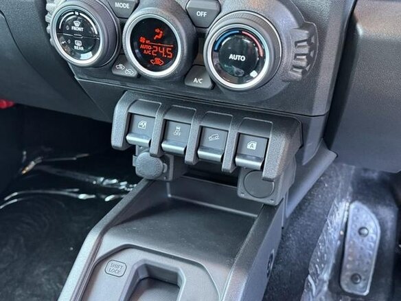 2026 Suzuki Jimny IV, зелёный - вид 14