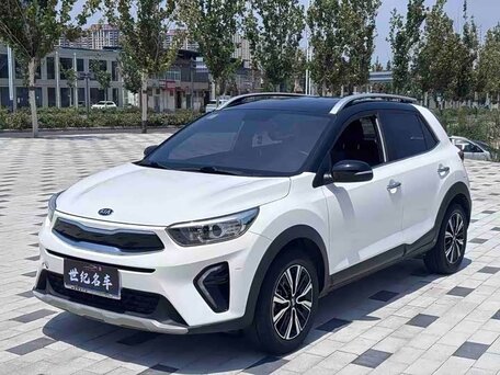 2021 Kia Stonic I Рестайлинг, белый, 970000 рублей, вид 1
