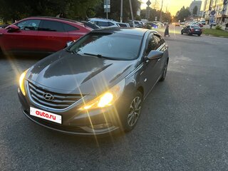 2011 Hyundai Sonata VI (YF), серый, 650000 рублей, вид 2