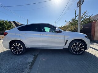2019 BMW X6 40d II (F16), белый, 5150000 рублей, вид 3