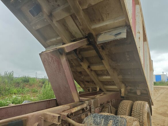 2004 Iveco EuroTrakker, белый, 850000 рублей - вид 18
