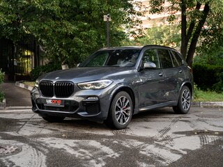 2021 BMW X5 40i IV (G05/G18), серый, 7000000 рублей, вид 2