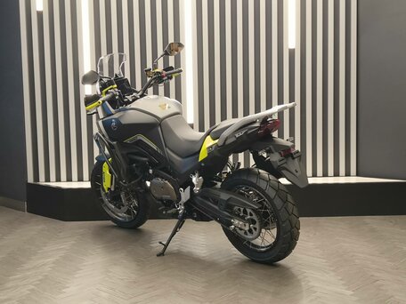 2026 QJMotor SVT 650 X, чёрный, 649000 рублей, вид 5