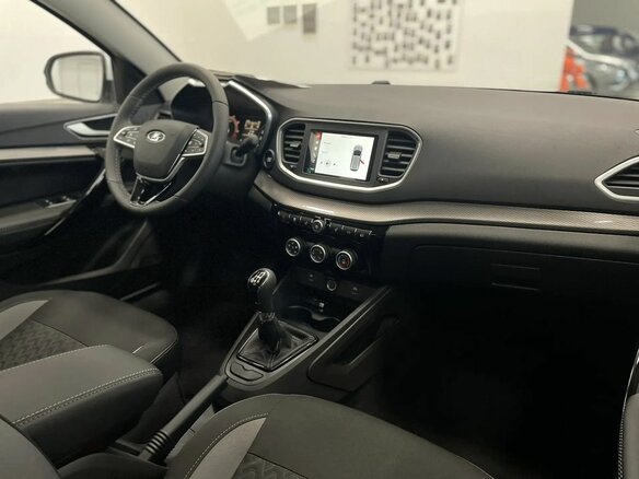 2026 Lada (ВАЗ) Vesta SW I Рестайлинг (NG), белый - вид 11
