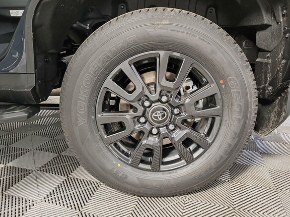 2026 Toyota Land Cruiser Prado 250 Series, серый, 11200000 рублей - вид 14