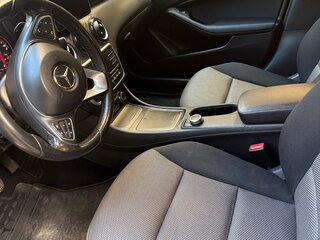2017 Mercedes-Benz GLA 200 I (X156), синий, 1600000 рублей, вид 4