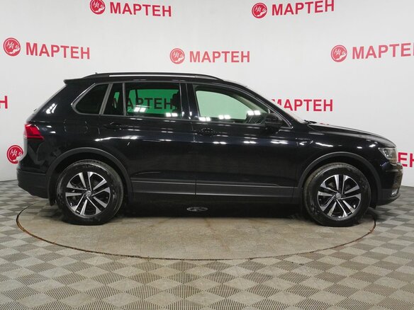 2019 Volkswagen Tiguan II, чёрный, 2213000 рублей - вид 4