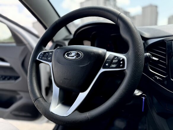2021 Lada (ВАЗ) Vesta I, белый - вид 11