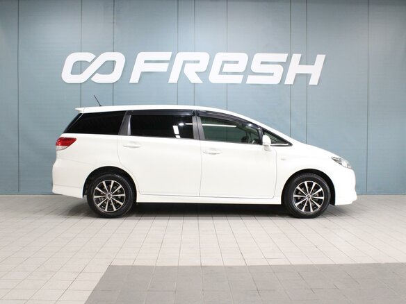 2010 Toyota Wish II, белый - вид 4