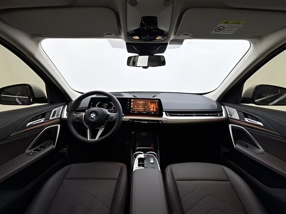 2023 BMW X1 Long 20Li sDrive III (U11/U12), белый, 2890000 рублей - вид 9