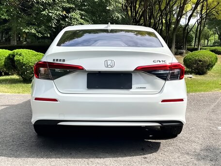 2023 Honda Civic XI, белый, 1690000 рублей, вид 4